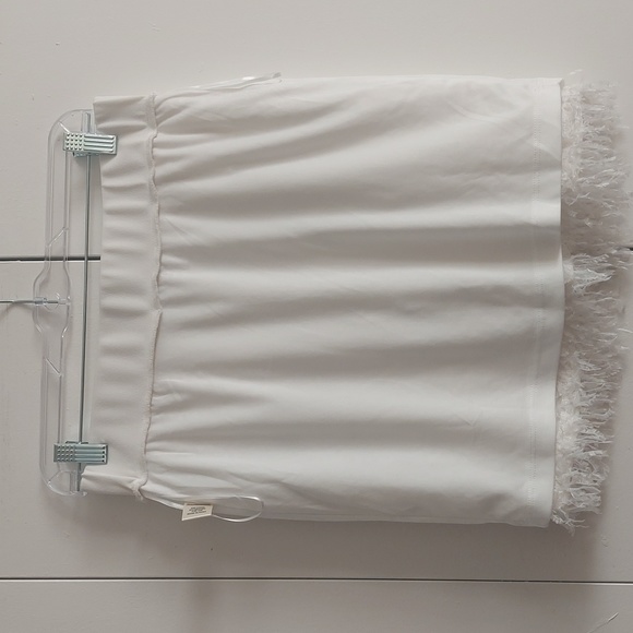 Capsulle White Feathered Mini Skirt with Exposed Silver Zipper Size Large NWT - Picture 15 of 16